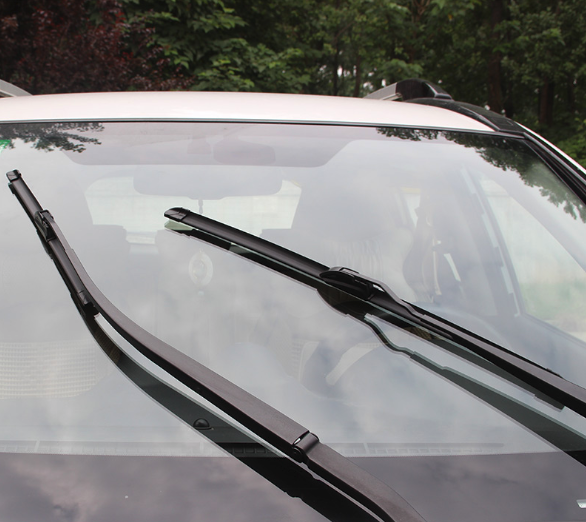 ניגוב טיפות לאחר ניקוי שמשה