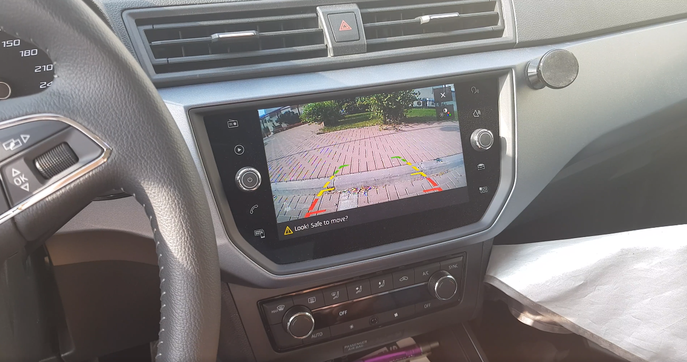 פתיחת מסך למצלמת רוורס